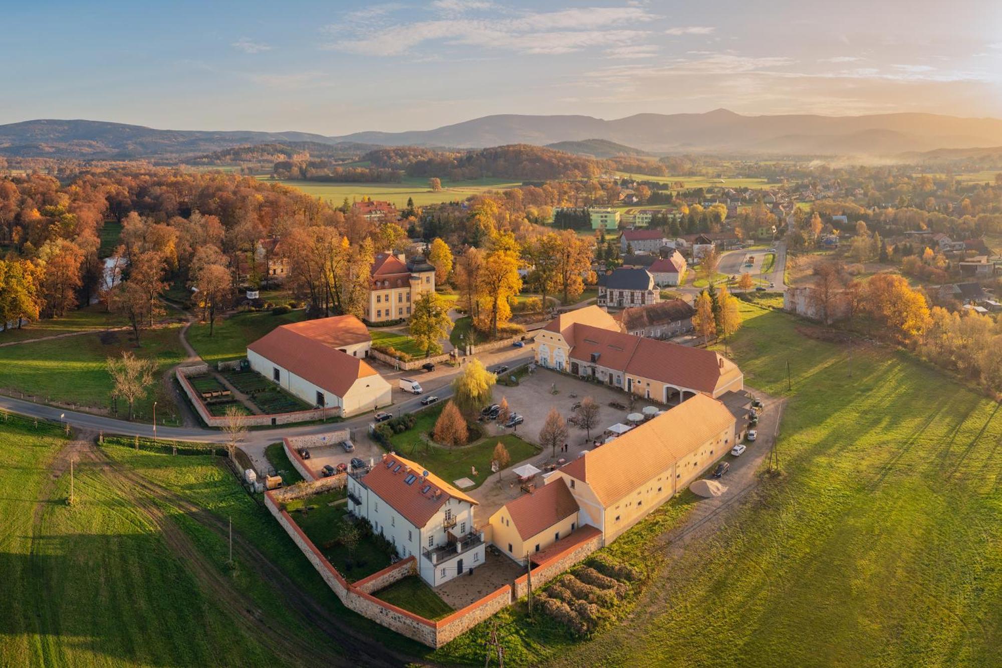 Palac Lomnica - Karkonosze / Riesengebirge Jelenia Gora Ngoại thất bức ảnh